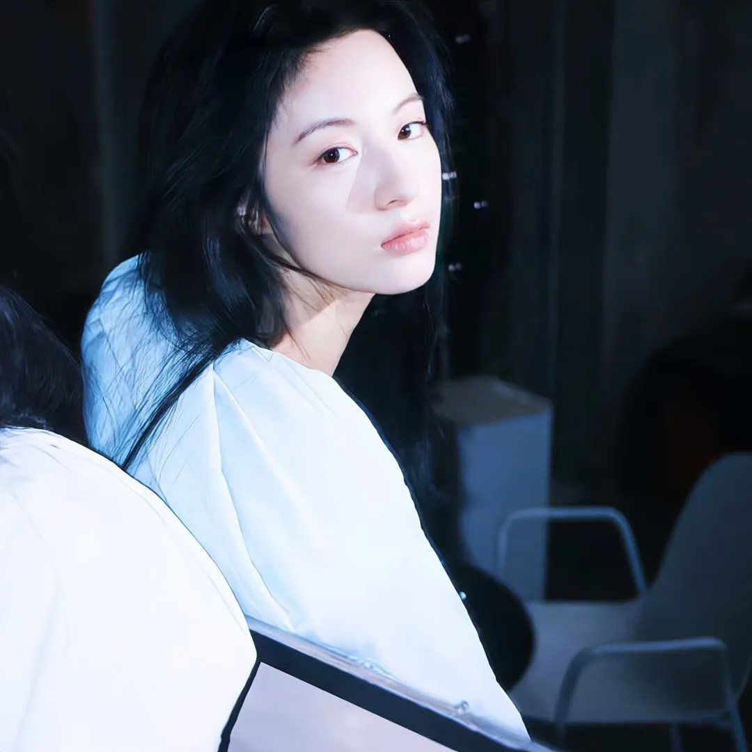5个吓鬼的少年